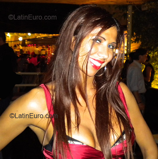 Date this voluptuous Brazil girl Lucimar from Brasilia BR4351