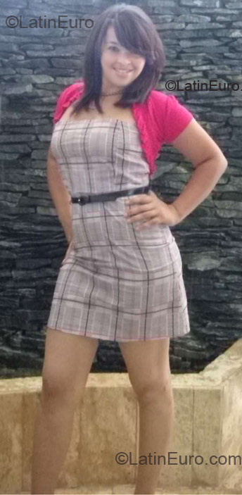 Date this pretty Dominican Republic girl Ana from Santo Domingo DO6015