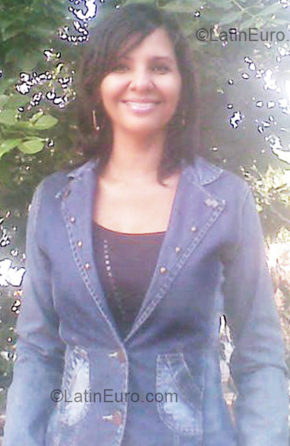 Date this delightful Colombia girl Edith from Barranquilla CO5993