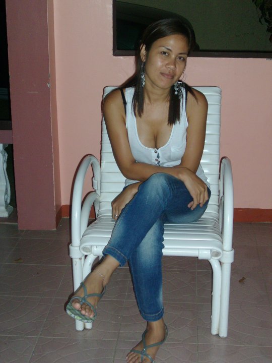 Date this passionate Philippines girl Pamela from Manila PH362
