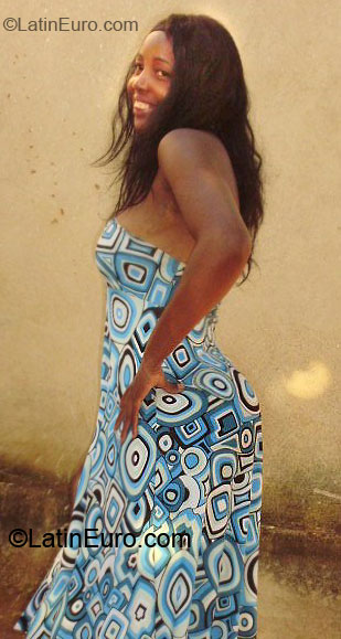 Date this sensual Brazil girl Silvina from Astolfo Dutra BR4367