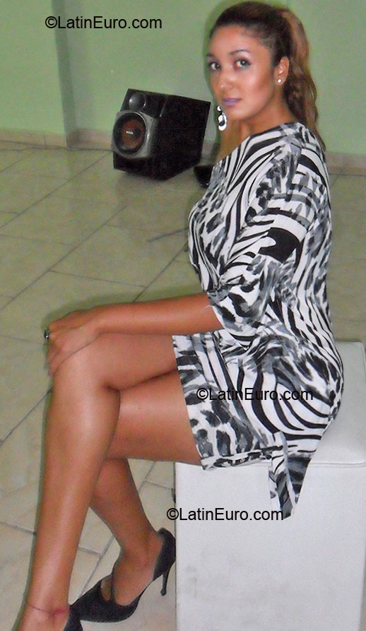 Date this delightful Brazil girl Ell from Rio De Janeiro BR6892