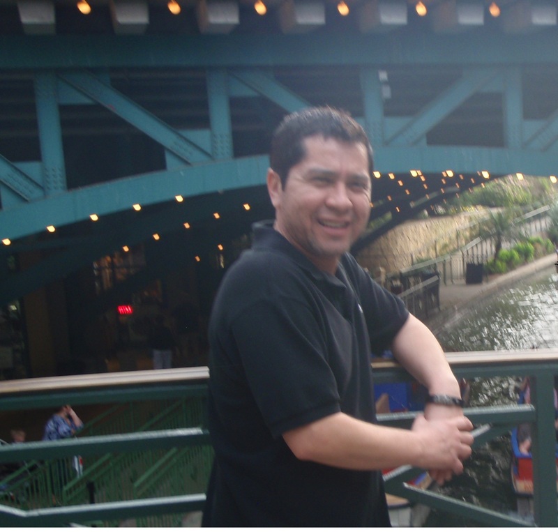Date this passionate United States man Edgar from Los Angeles US8691