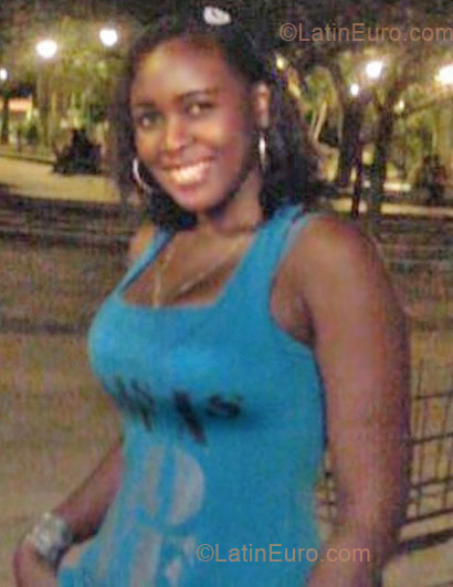 Date this passionate Colombia girl Esperanza from Cartagena CO6078