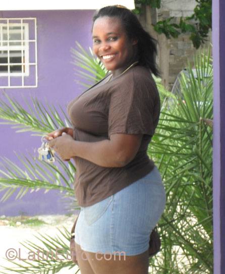 Date this funny Turks and Caicos Islands girl Edwidge from Dprovidentiales TC9