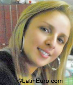 Date this hard body Colombia girl Yuly from Pereira CO6136