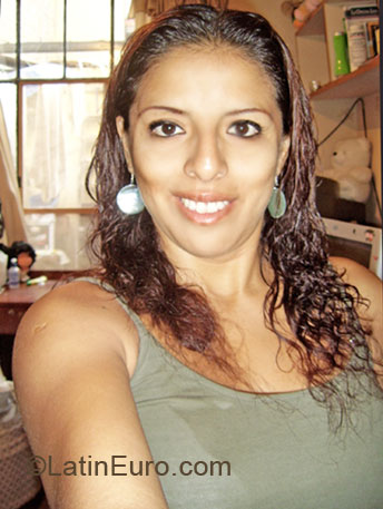 Date this athletic Peru girl Patricia from Lima PE421
