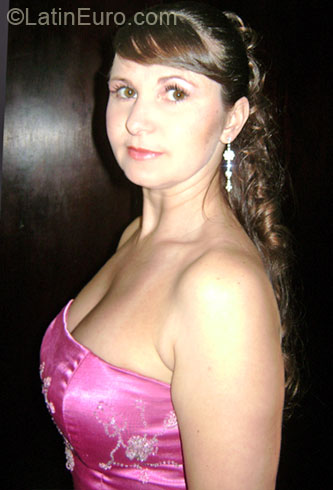 Date this good-looking Brazil girl Marcia from Curitiba BR4478