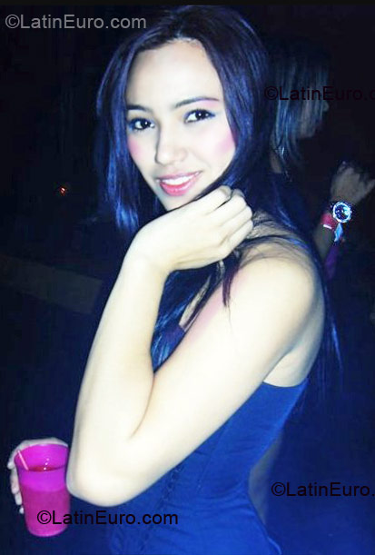 Date this delightful Colombia girl Jenny from Bogota CO6189