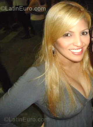Date this lovely Brazil girl Cintia from Sao Paulo BR6340