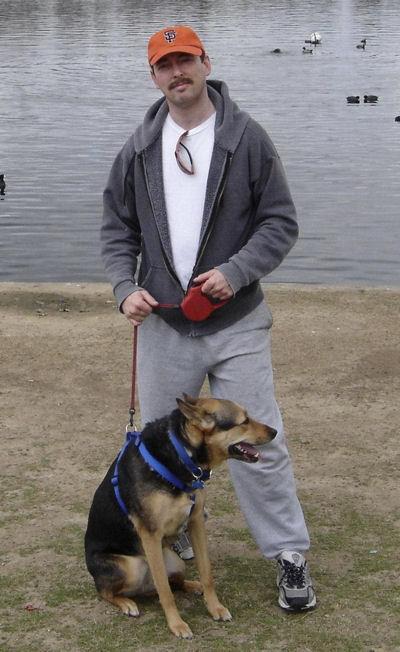 Date this young United States man Michael from Los Angeles US8870