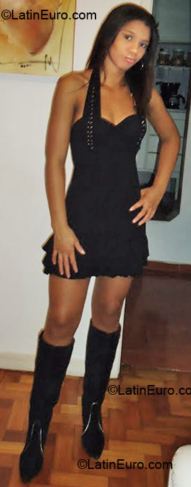 Date this sultry Brazil girl Cristiana from Rio De Janeiro BR4670