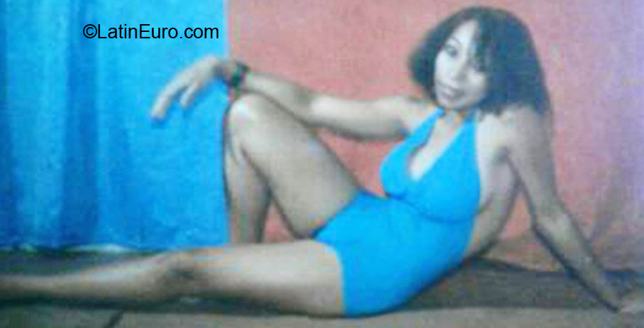Date this hard body Dominican Republic girl Rosa beriguete from Santo Domingo DO6683