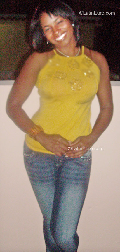 Date this fun Dominican Republic girl Angela from Santo Domingo DO6721