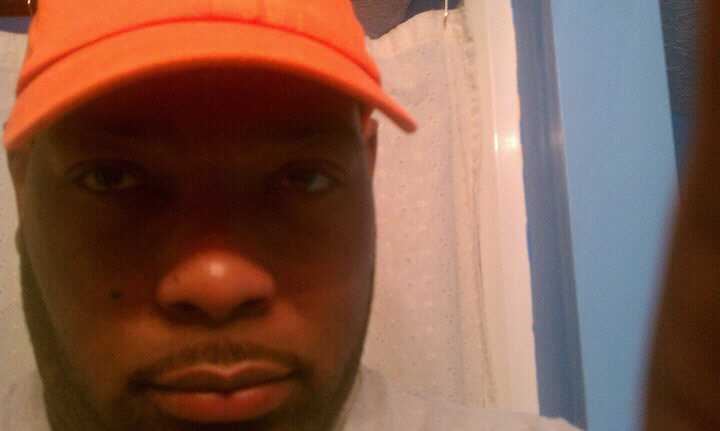 Date this hard body United States man Dante from Cleveland US9028