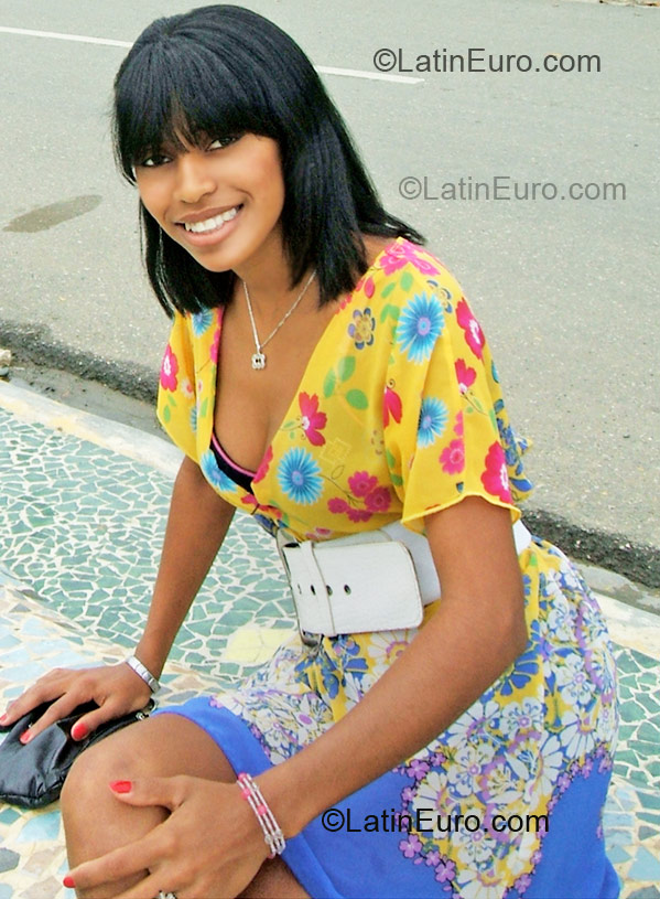 Date this stunning Dominican Republic girl Maria from Moca DO7461