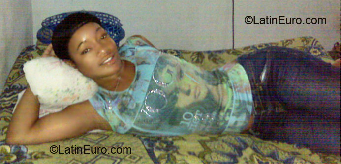 Date this good-looking Dominican Republic girl Massiel from Republica Dominicana DO6862