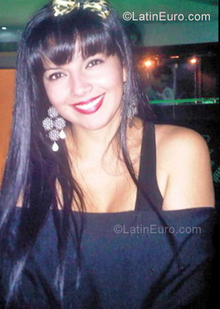 Date this nice looking Colombia girl Nataly from Bogota CO6559
