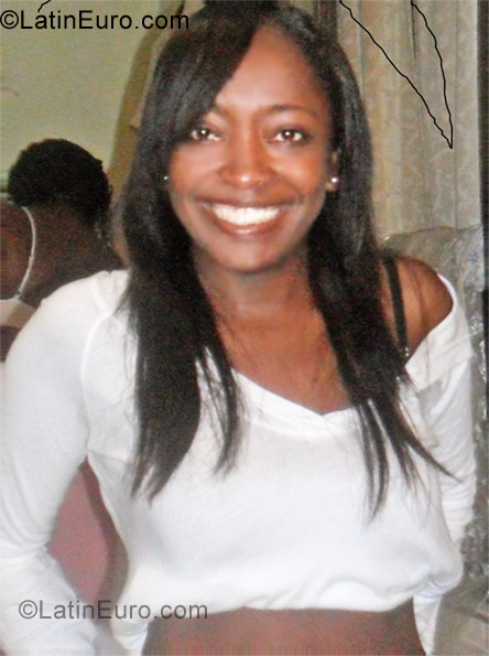 Date this passionate Colombia girl Derly from Cali CO7579