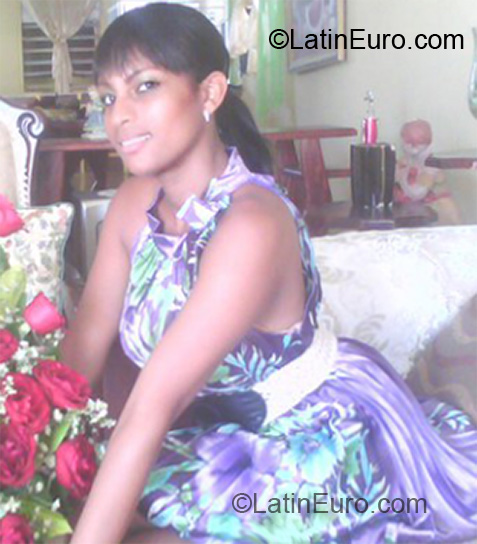 Date this delightful Dominican Republic girl Anggie from Santiago DO7068