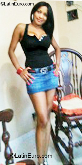 Date this gorgeous Dominican Republic girl Yanirys from Santiago DO7073