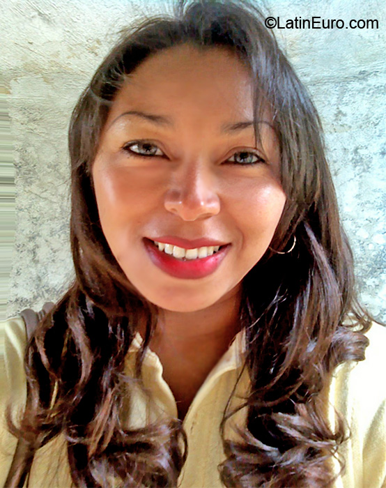 Date this charming Costa Rica girl Jessie from San Jose CR51