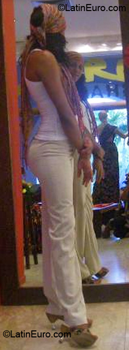 Date this fun Brazil girl Ivis from Salvador BR4980