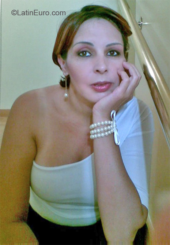 Date this voluptuous Brazil girl Eni from Cascavel BR4994