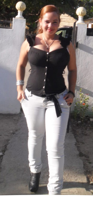 Date this voluptuous Dominican Republic girl Noeli from Santiago DO7156