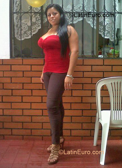 Date this happy Colombia girl Ana Maria from Yopal CO6726