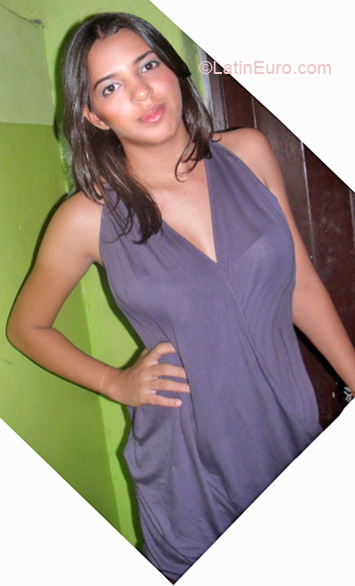 Date this beautiful Brazil girl Samuelle from Pombal BR5018