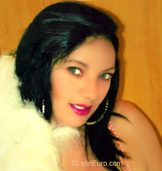 Date this cute Brazil girl Valeria from Rio De Janeiro BR5062