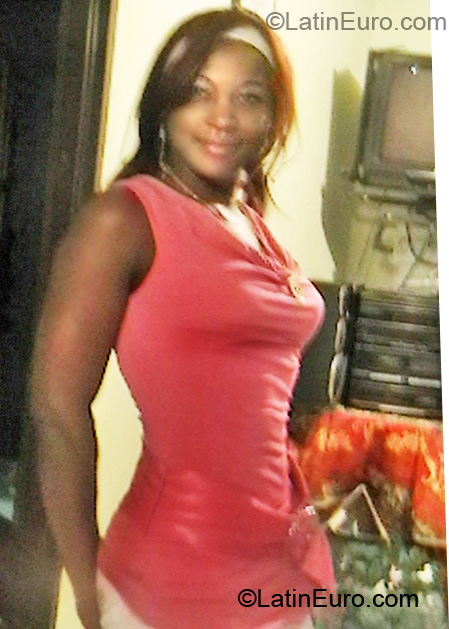 Date this hard body Colombia girl Rosa from Cali CO6776