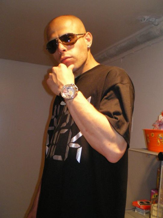 Date this happy United States man Carlos from New York US9443