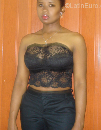 Date this foxy Dominican Republic girl Maria from Santo Domingo DO7293