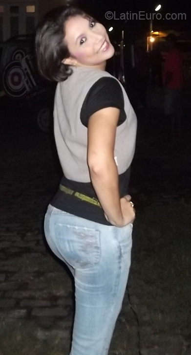 Date this foxy Brazil girl AlineSilva4 from Fortaleza BR5130