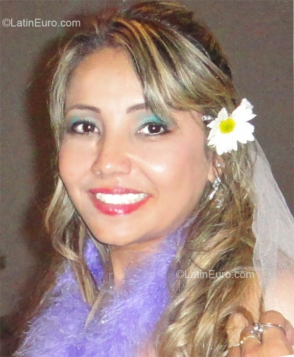 Date this cute Brazil girl Edna from Goiania BR5205