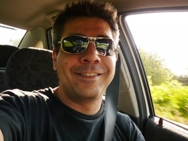 Date this happy Spain man Antonio from Madrid ES171