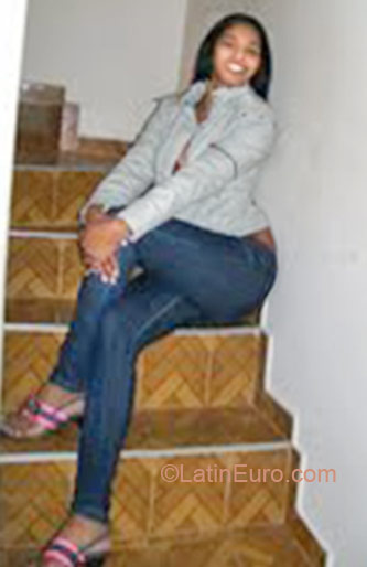 Date this good-looking Brazil girl Michelle from Sao Paulo BR5207