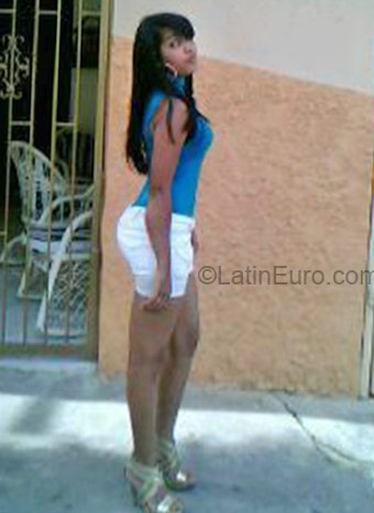 Date this fun Dominican Republic girl DAISY from Santiago DO7588