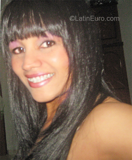 Date this stunning Brazil girl Alessandra from Limeira BR5305