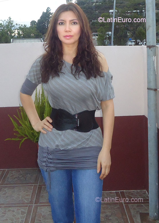 Date this hot Ecuador girl Olga Janeth from Cuenca EC117