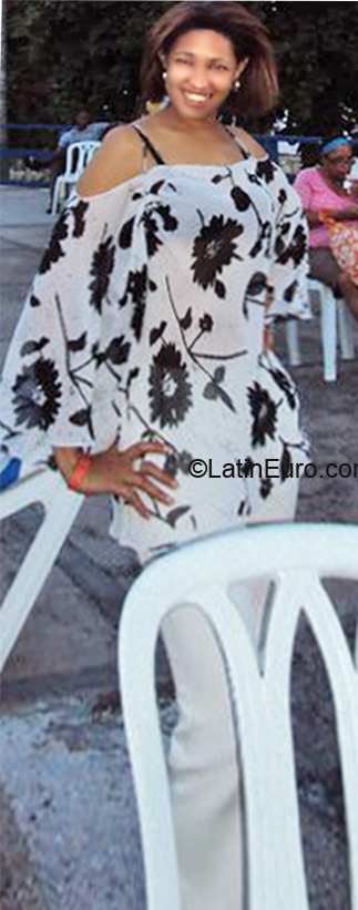 Date this beautiful Dominican Republic girl Olivia from Santo Domingo DO7628