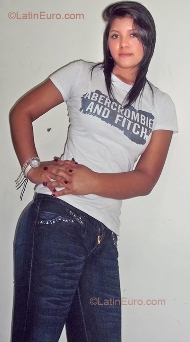 Date this tall Colombia girl Diana from Bogota CO7081