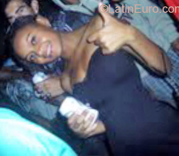 Date this voluptuous Brazil girl Vanubia from Rio De Janeiro BR5386