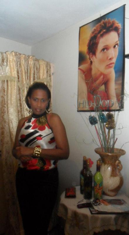 Date this good-looking Dominican Republic girl ANGELA HIRALDO from Santiago DO7746