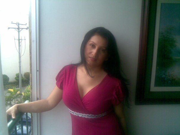 Date this nice looking Colombia girl Elsy from Cali CO7103