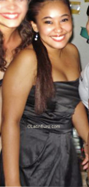 Date this sultry Brazil girl Haydee from Ananindeua BR5444