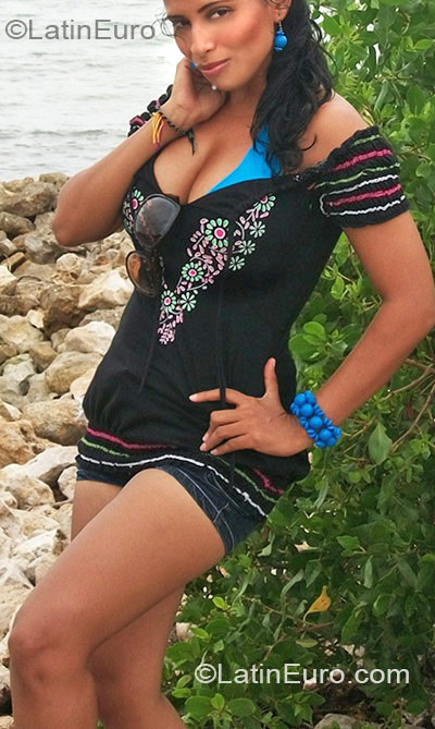Date this pretty Colombia girl Dantwell from Sincelejo CO7154