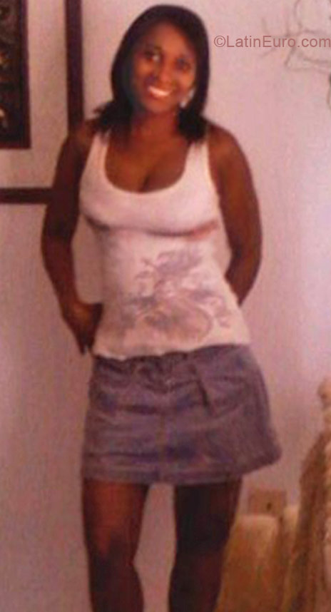 Date this young Colombia girl Clara from Cali CO7186